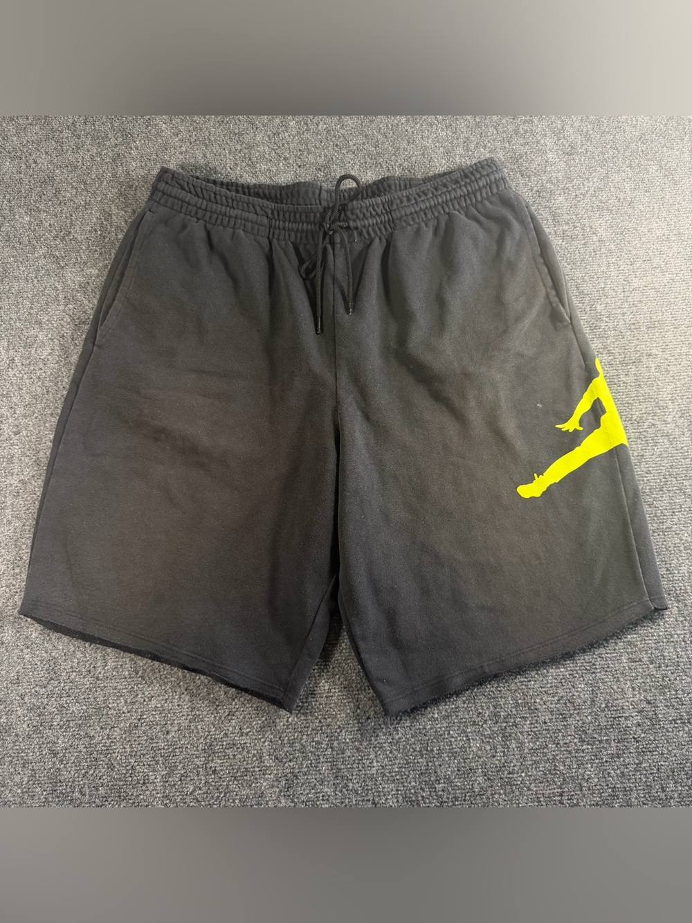 Vintage Jordan Men's Jumpman Logo Fleece Shorts Extra Large XL Black Yellow